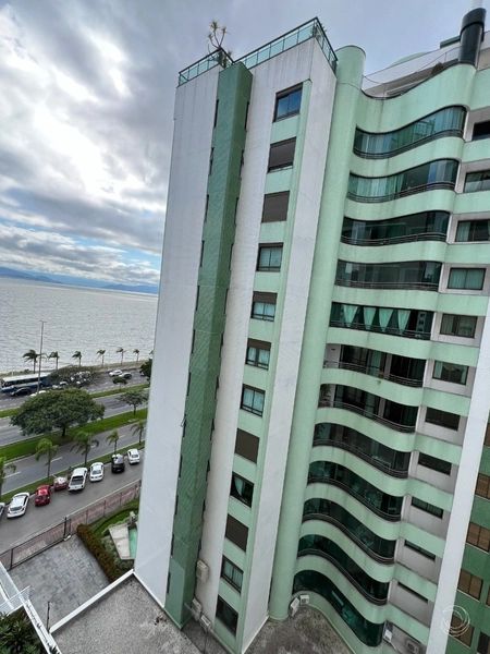 Apartamento na Beira Mar com 3 dormitórios, sendo 3 suítes e 2 vagas: 21ª foto da galeria de imagens do imóvel
