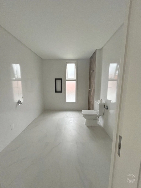 Casa residencial no Córrego Grande com 3 suítes e 3 vagas: 7ª foto da galeria de imagens do imóvel