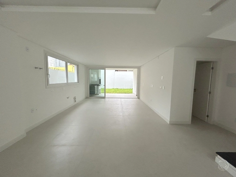 Casa residencial no Córrego Grande com 3 suítes e 3 vagas: 3ª foto da galeria de imagens do imóvel