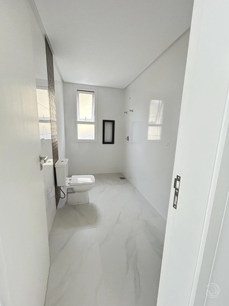 Casa residencial no Córrego Grande com 3 suítes e 3 vagas: 6ª foto da galeria de imagens do imóvel