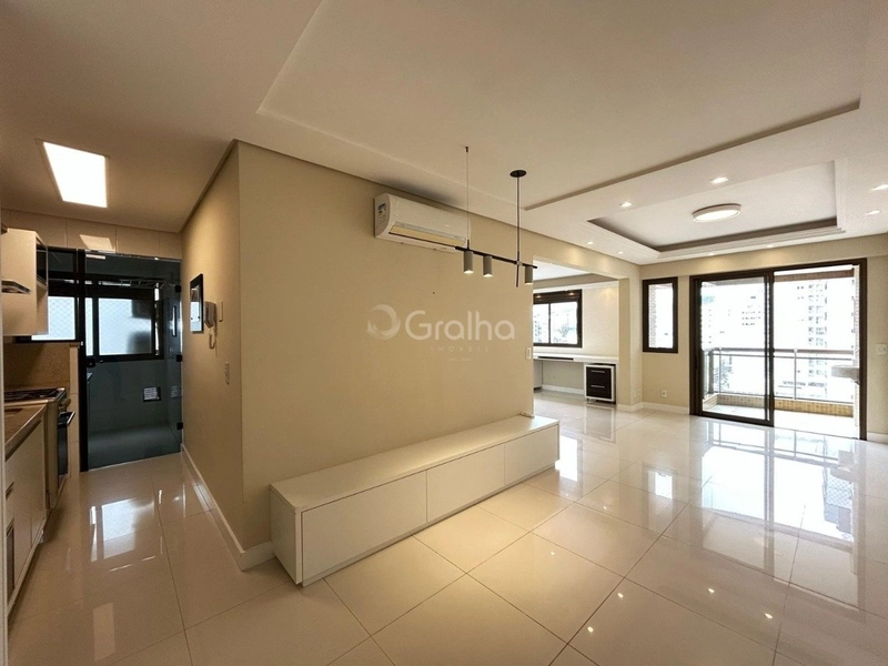 Apartamento no Centro com 3 dormitórios, sendo 1 suíte e 2 vagas: 1ª foto da galeria de imagens do imóvel