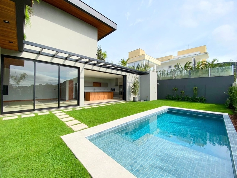 Casa residencial na Lagoa com 4 suítes e 8 vagas - 474 m²: 3ª foto da galeria de imagens do imóvel