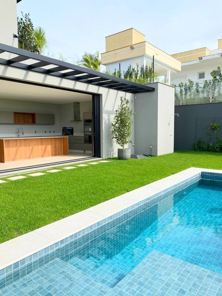 Casa residencial na Lagoa com 4 suítes e 8 vagas - 474 m²: 4ª foto da galeria de imagens do imóvel