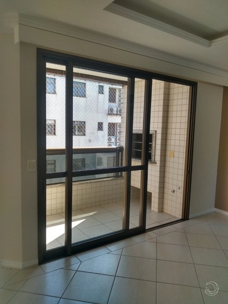 Apartamento no Centro com 4 dormitórios sendo 1 suíte - 110m²: 3ª foto da galeria de imagens do imóvel