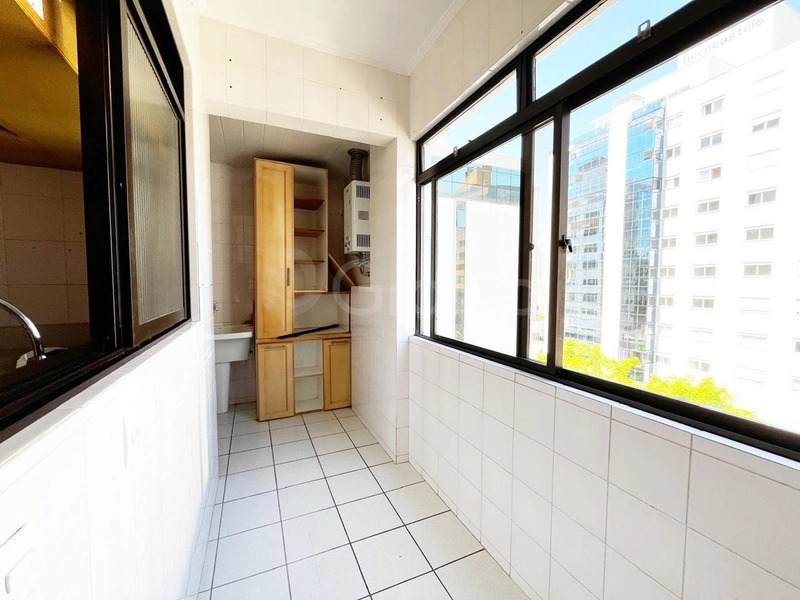 Apartamento no Centro com 3 dormitórios  sendo 1 suíte e 1 vaga  131m²: 7ª foto da galeria de imagens do imóvel