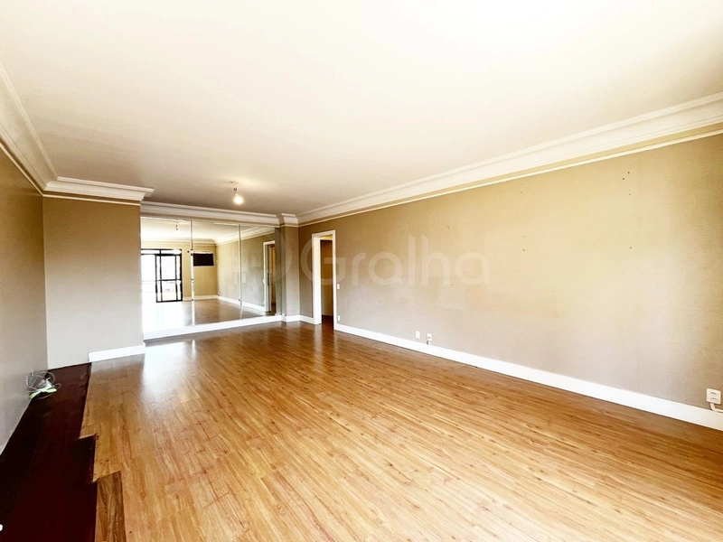 Apartamento no Centro com 3 dormitórios  sendo 1 suíte e 1 vaga  131m²: 2ª foto da galeria de imagens do imóvel