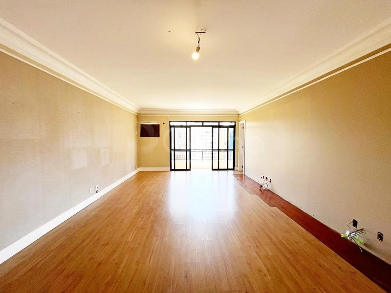 Apartamento no Centro com 3 dormitórios  sendo 1 suíte e 1 vaga  131m²: 1ª foto da galeria de imagens do imóvel