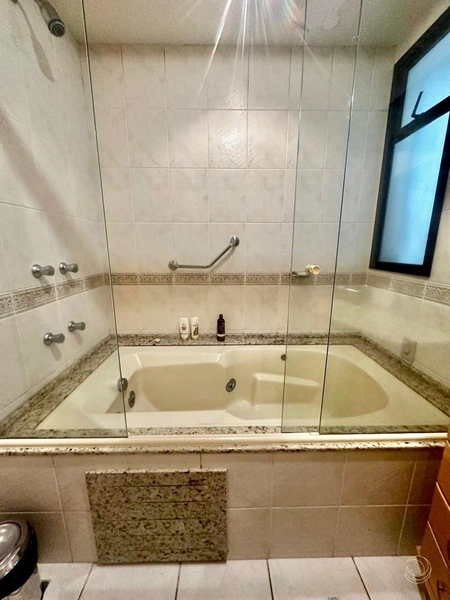 Apartamento no Centro com 4 dormitórios, sendo 01 suítes 3 vagas e HB: 19ª foto da galeria de imagens do imóvel