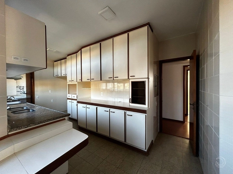Apartamento na Agronômica Com 4 dormitórios, sendo 03 suíte e 3 vagas: 10ª foto da galeria de imagens do imóvel