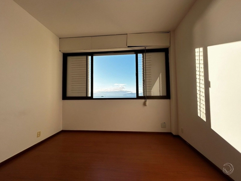 Apartamento na Agronômica Com 4 dormitórios, sendo 03 suíte e 3 vagas: 34ª foto da galeria de imagens do imóvel