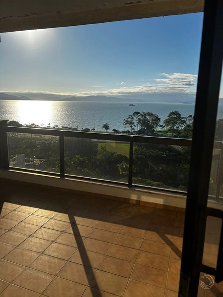 Apartamento na Agronômica Com 4 dormitórios, sendo 03 suíte e 3 vagas: 6ª foto da galeria de imagens do imóvel