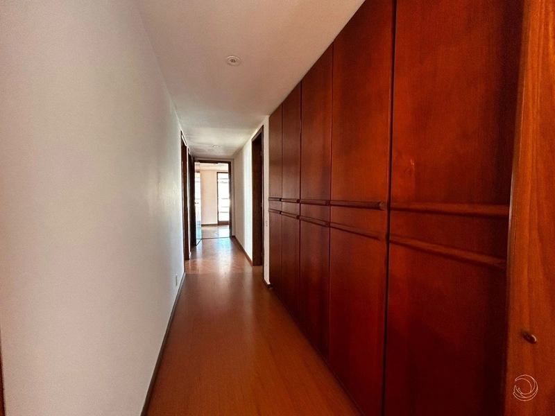 Apartamento na Agronômica Com 4 dormitórios, sendo 03 suíte e 3 vagas: 25ª foto da galeria de imagens do imóvel