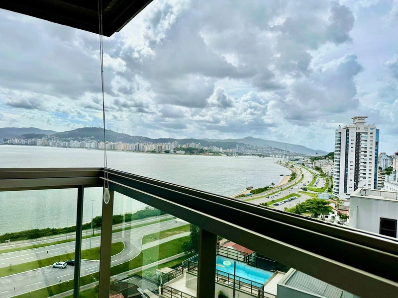 Apartamento a venda no Balneários do Estreito com 3 suítes e 3 vagas: 1ª foto da galeria de imagens do imóvel