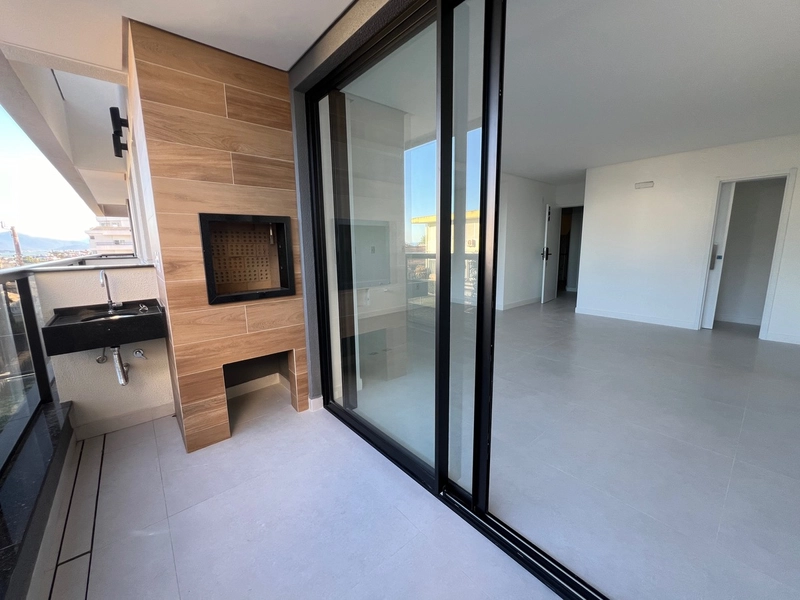 Apartamento Coqueiros com terraço com 2 suítes e 1 vaga de garagem: 4ª foto da galeria de imagens do imóvel
