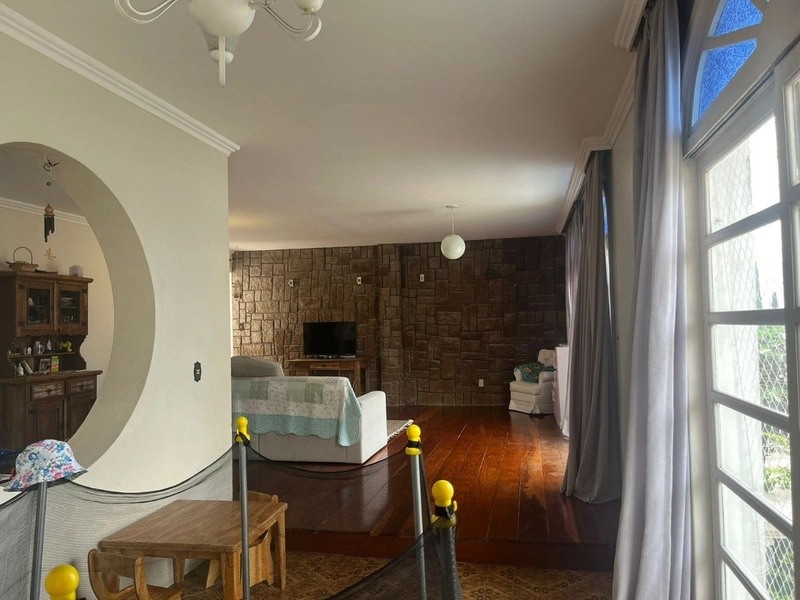 Casa na Trindade com 5 dormitórios 3 suítes  e 2 vagas - 427 m²: 3ª foto da galeria de imagens do imóvel