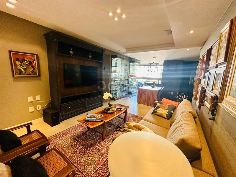 Apartamento no centro com 2 dormitórios 1 suíte e 2 vagas: 2ª foto da galeria de imagens do imóvel