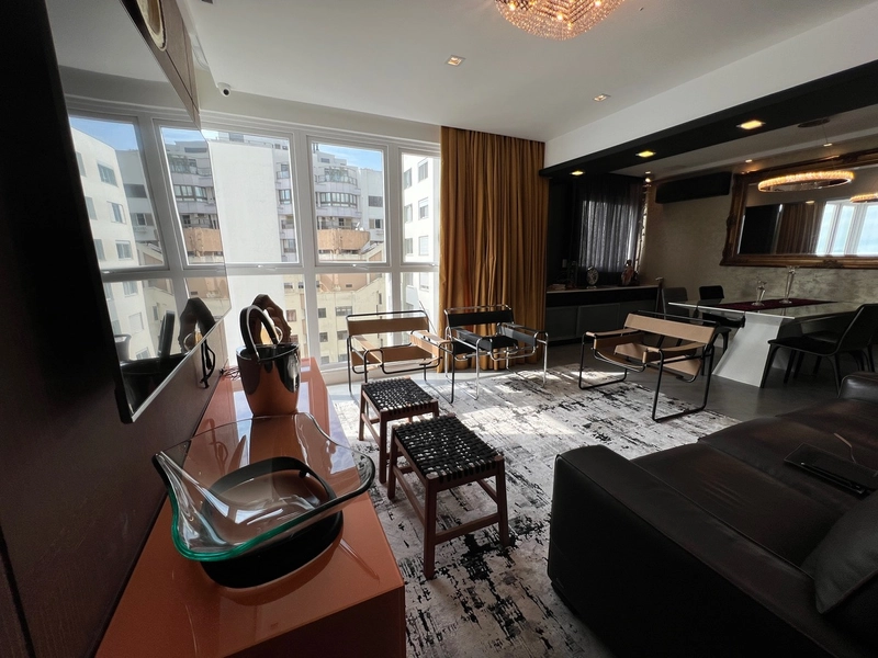 Apartamento no Centro com 1dormitórios com 1 suíte e 1 vaga de garagem: 2ª foto da galeria de imagens do imóvel