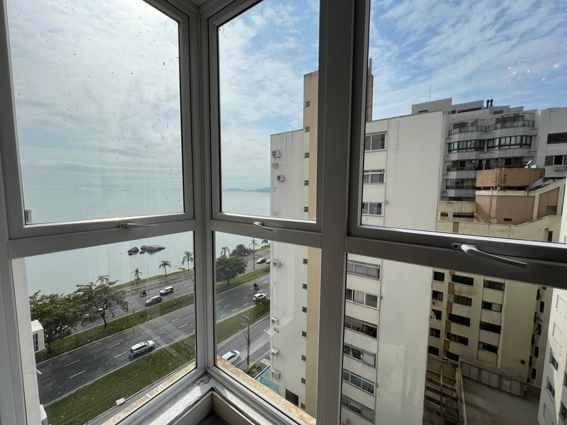 Apartamento no Centro com 1dormitórios com 1 suíte e 1 vaga de garagem: 4ª foto da galeria de imagens do imóvel