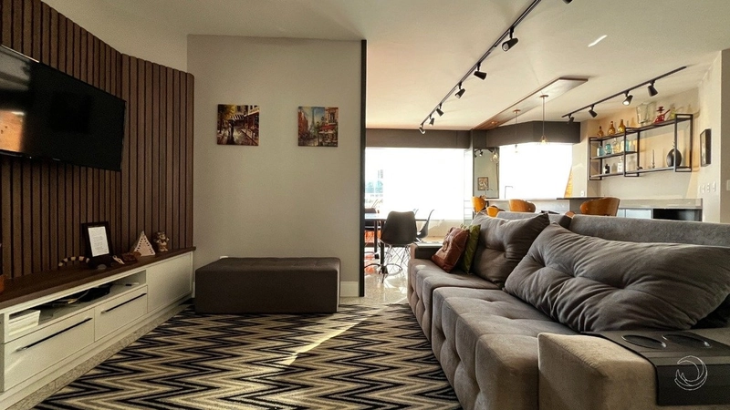 Apartamento no Centro com 4 dormitórios, sendo 1 suíte e 4 vagas 147m²: 2ª foto da galeria de imagens do imóvel