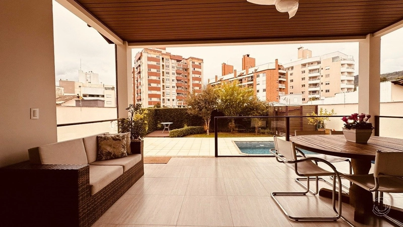 Casa no Córrego Grande com 4 dormitórios sendo 1 suíte - 220 m²: 19ª foto da galeria de imagens do imóvel