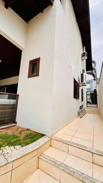 Casa no Córrego Grande com 4 dormitórios sendo 1 suíte - 220 m²: 6ª foto da galeria de imagens do imóvel