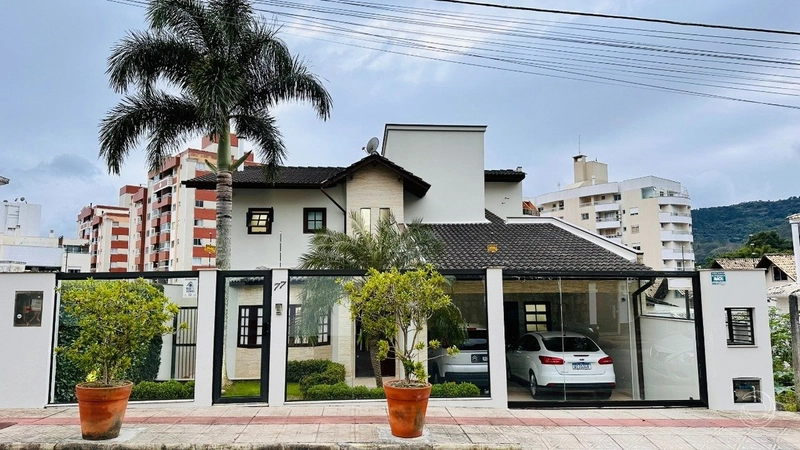 Casa no Córrego Grande com 4 dormitórios sendo 1 suíte - 220 m²: 45ª foto da galeria de imagens do imóvel