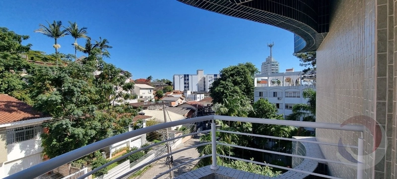 Apartamento na agronômica com 03 dormitórios, sendo 03 suítes: 2ª foto da galeria de imagens do imóvel