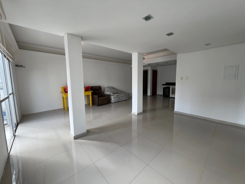 Apartamento no Centro com 3 dormitórios 1 suíte e 1 vaga 105m²: 3ª foto da galeria de imagens do imóvel