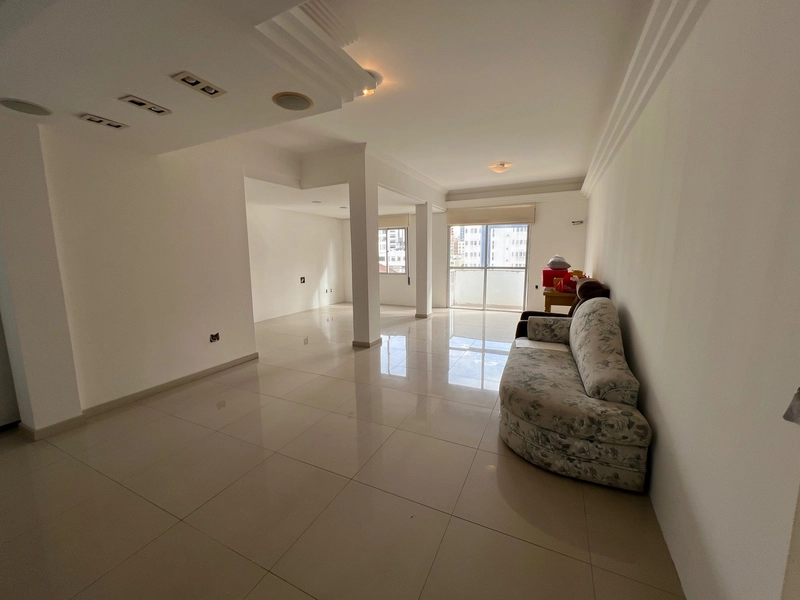 Apartamento no Centro com 3 dormitórios 1 suíte e 1 vaga 105m²: 1ª foto da galeria de imagens do imóvel