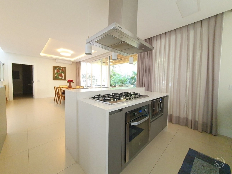 Casa residencial em condomínio fechado com 4 dorm. sendo 4 suítes: 4ª foto da galeria de imagens do imóvel