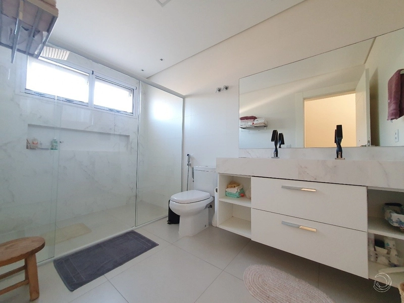 Casa residencial em condomínio fechado com 4 dorm. sendo 4 suítes: 24ª foto da galeria de imagens do imóvel
