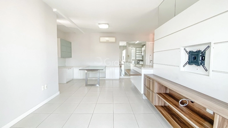 Apartamento em Coqueiros com 2 dormitórios 2 suítes 2 vagas: 2ª foto da galeria de imagens do imóvel