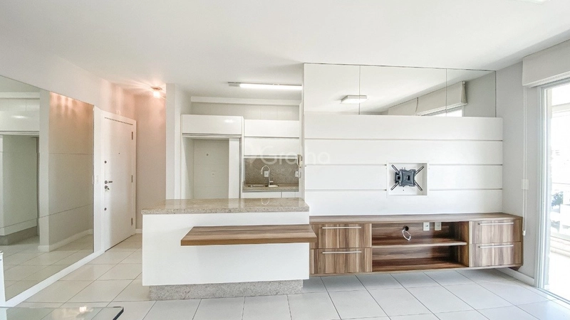 Apartamento em Coqueiros com 2 dormitórios 2 suítes 2 vagas: 1ª foto da galeria de imagens do imóvel