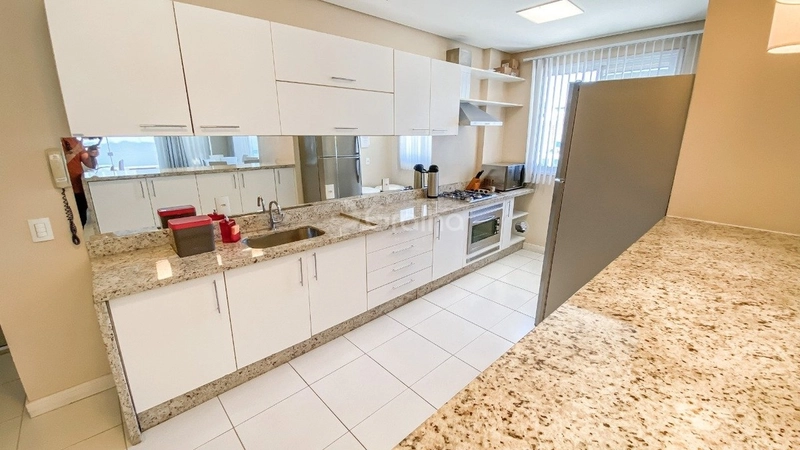 Apartamento em Coqueiros com 2 dormitórios 2 suítes 2 vagas: 30ª foto da galeria de imagens do imóvel