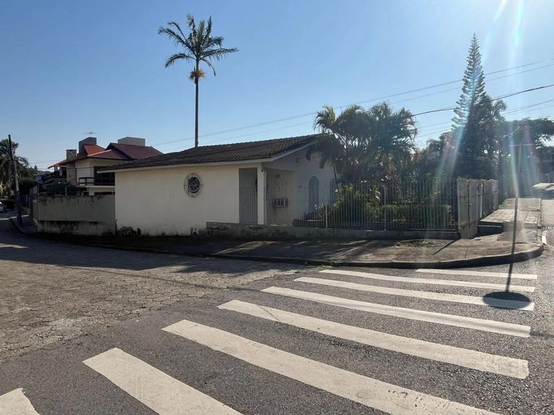 Casa no Bom Abrigo a venda com 3 dormitórios 1 suítes e 2 vagas 300m²: 13ª foto da galeria de imagens do imóvel