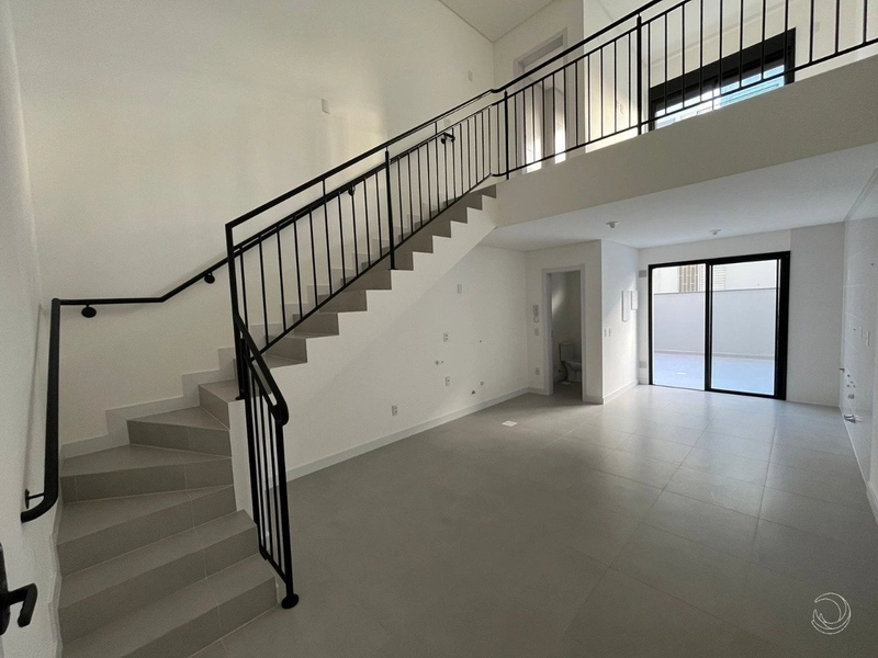 Apartamento duplex no Centro com com 1 dormitório e 1 vaga: 1ª foto da galeria de imagens do imóvel
