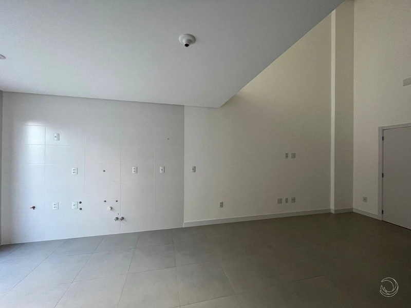 Apartamento duplex no Centro com com 1 dormitório e 1 vaga: 3ª foto da galeria de imagens do imóvel