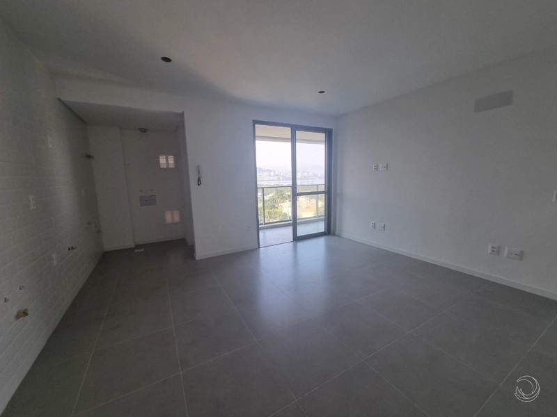 Apartamento em Cacupé Com 3 dormitórios, sendo 1 suíte e 2 vagas: 2ª foto da galeria de imagens do imóvel