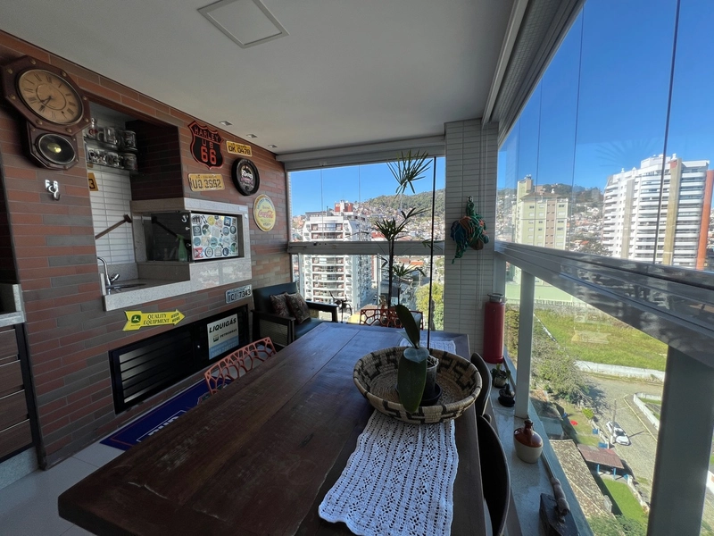 Apartamento na Beira Mar com 2 suítes e 2 vagas com 108m²: 1ª foto da galeria de imagens do imóvel
