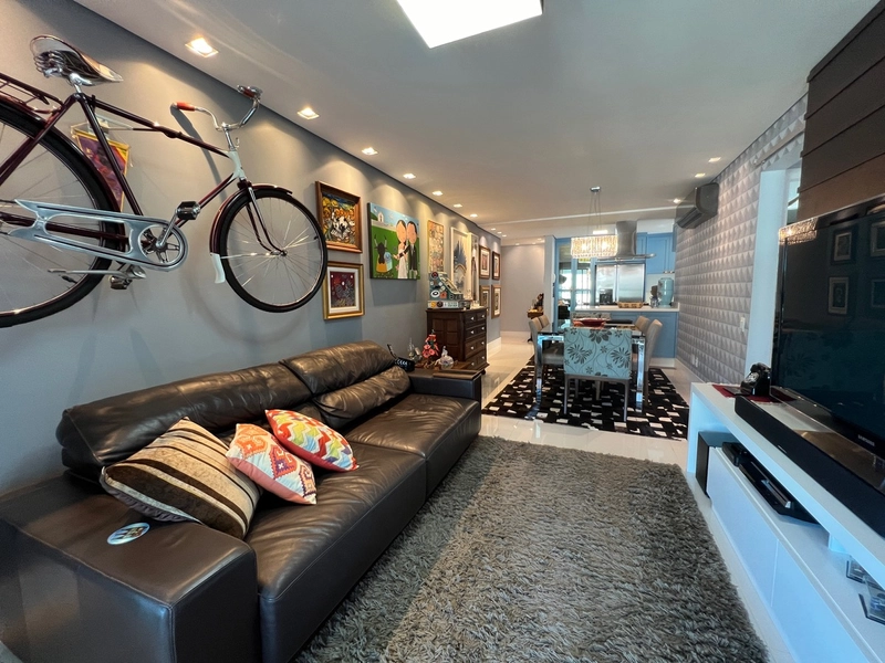 Apartamento na Beira Mar com 2 suítes e 2 vagas com 108m²: 2ª foto da galeria de imagens do imóvel