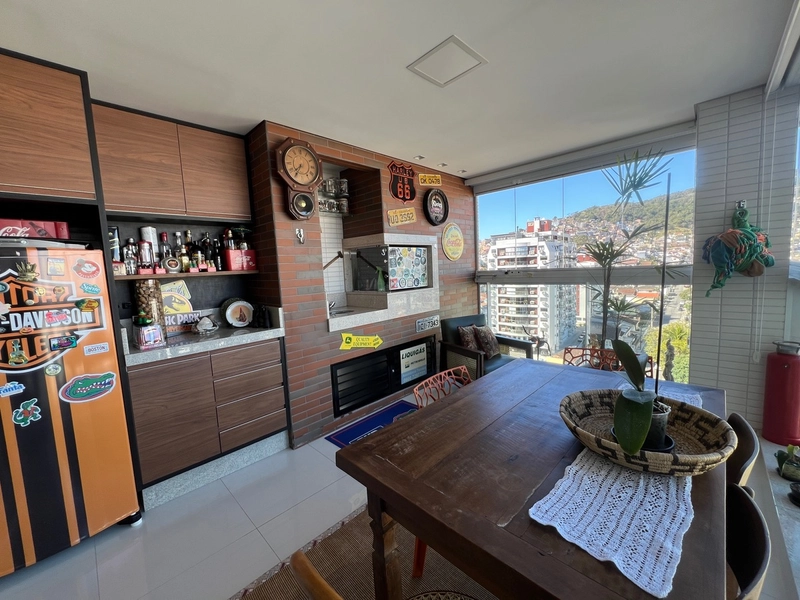 Apartamento na Beira Mar com 2 suítes e 2 vagas com 108m²: 7ª foto da galeria de imagens do imóvel