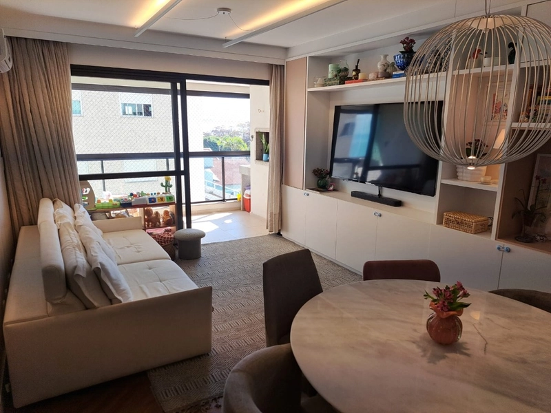 Apartamento no Balneário com 3 dormitórios, sendo 1 suíte e 1 vaga: 3ª foto da galeria de imagens do imóvel