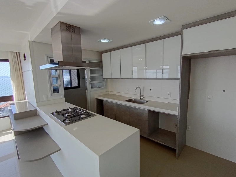 Apartamento no Balneário com 3 dormitórios, sendo 1 suíte e 2 vagas: 8ª foto da galeria de imagens do imóvel