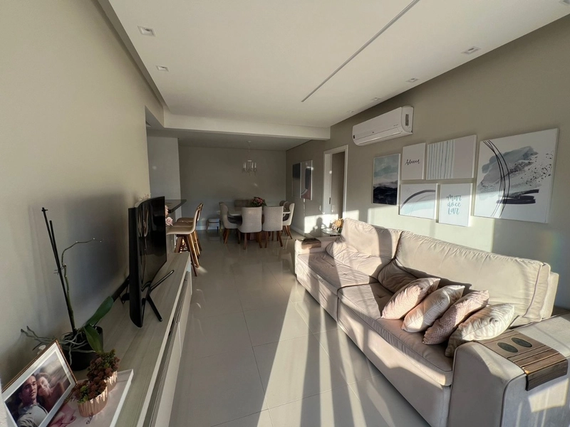 Apartamento no Campeche com 3 dormitórios, sendo 1 suíte, 1 vaga: 3ª foto da galeria de imagens do imóvel