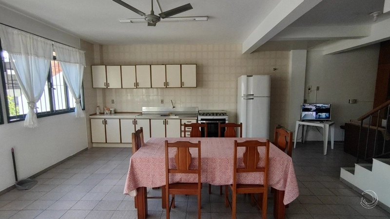 Casa residencial na Agronômica com 5 dormitórios 4 suítes e 4 vagas: 4ª foto da galeria de imagens do imóvel