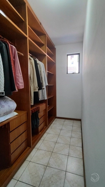 Casa residencial na Agronômica com 5 dormitórios 4 suítes e 4 vagas: 10ª foto da galeria de imagens do imóvel