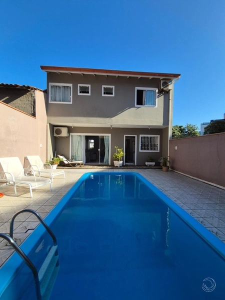 Casa em Coqueiros com 3 dormitórios, sendo 1 suíte - 195m²: 10ª foto da galeria de imagens do imóvel