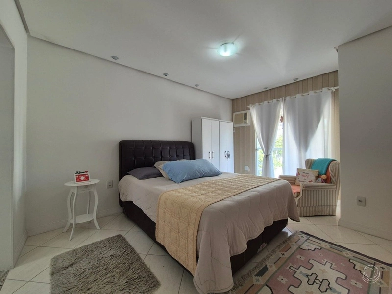 Casa em Coqueiros com 3 dormitórios, sendo 1 suíte - 195m²: 26ª foto da galeria de imagens do imóvel