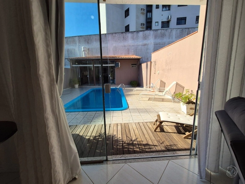 Casa em Coqueiros com 3 dormitórios, sendo 1 suíte - 195m²: 11ª foto da galeria de imagens do imóvel