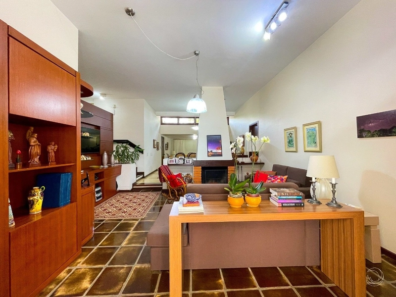 Casa no Itaguaçu a venda com 3 dormitórios 1 suíte e 2 vagas: 3ª foto da galeria de imagens do imóvel